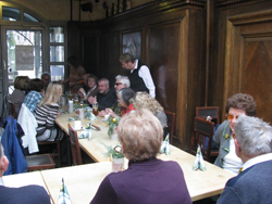 die Gruppe beim Kaffee