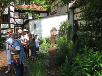 unsere Gruppe im Garten