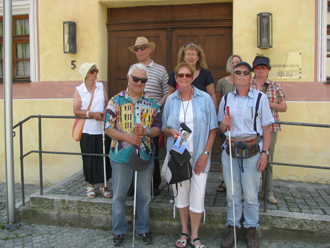 unsere ganze Gruppe vor dem Museum